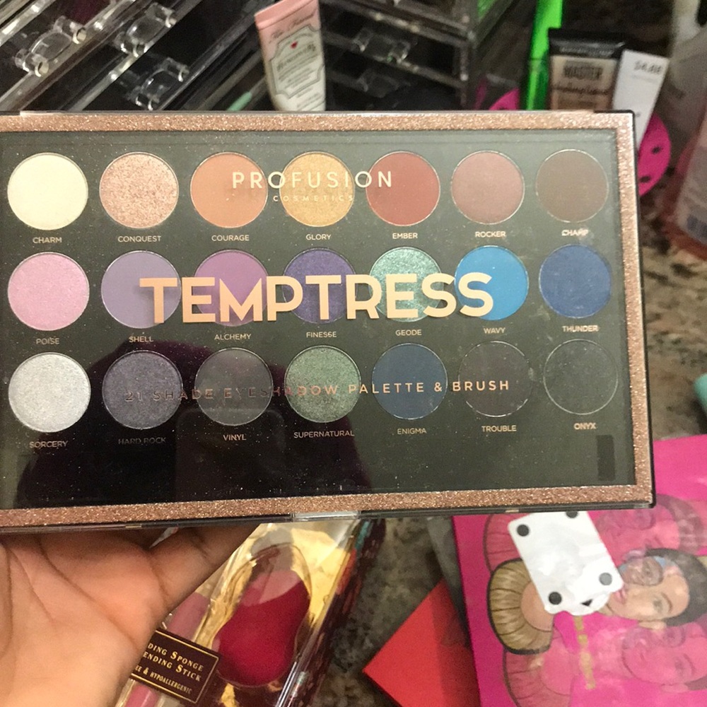Makeup pallet